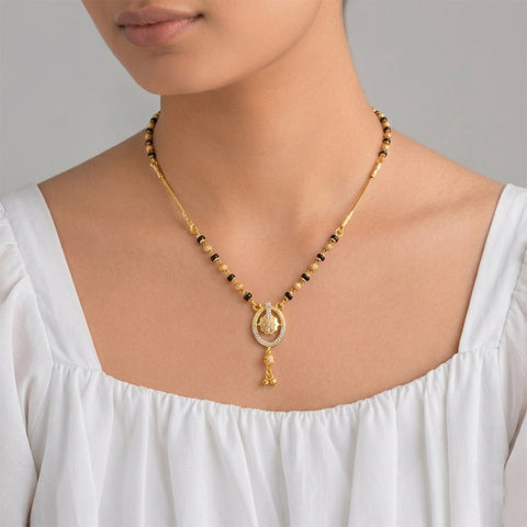 loywisfashion Designer Oval Pendant Mangalsutra