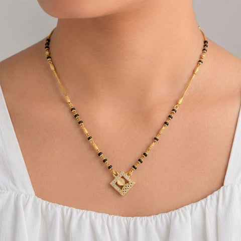 loywisfashion Modern Square Shape Short Mangalsutra