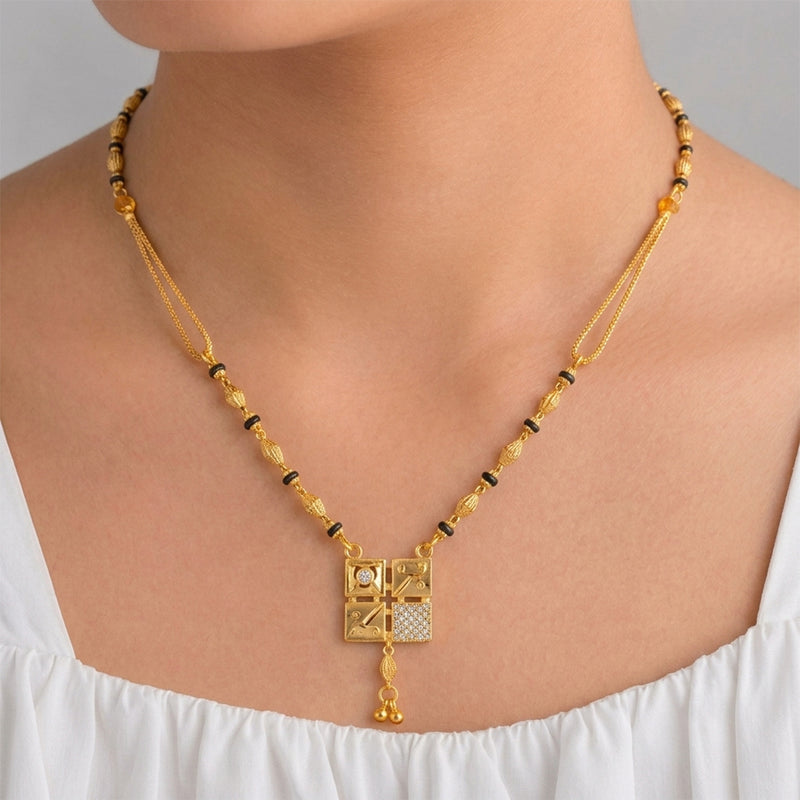 loywisfashion Stylish Square Pendant Short Mangalsutra